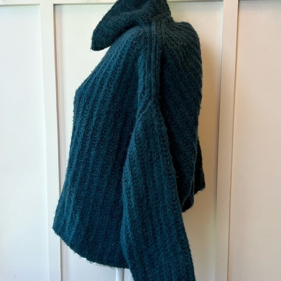 Free People Green Sweater Chunky Cable Knit Cropped Boho Cowl Neck Size XS Women - Picture 3 of 8